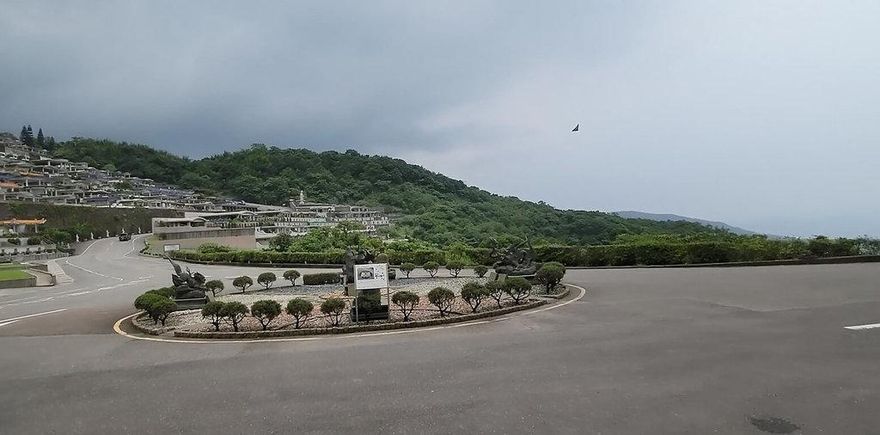 展雲吸金百億卻欠稅百萬　萬坪殯葬用地遭查封