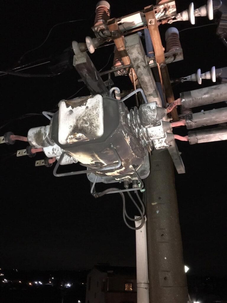 彰化凌晨大雷雨　變電箱遭雷擊起火燃燒！598戶一度停電