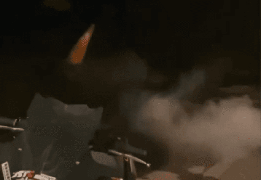 影/澎湖出現不明˙人士轟炸三角錐？驚悚影片曝光網友看傻眼 警方介入調查了