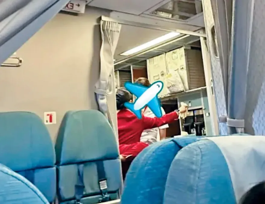 會說普通話了！國泰航空歧視爭議後　空姐用「三語」逐一問乘客要不要毛毯