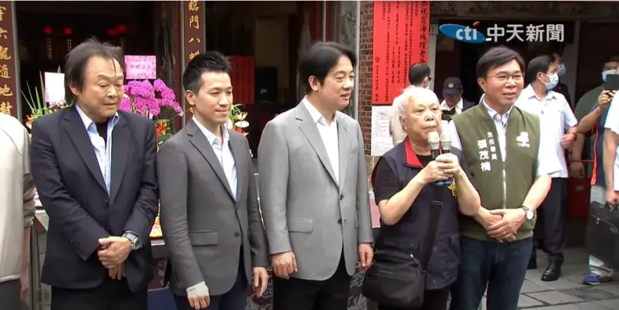 影/「堅偉大戰」後首度同框！被問是否支持王世堅　何志偉4字回應