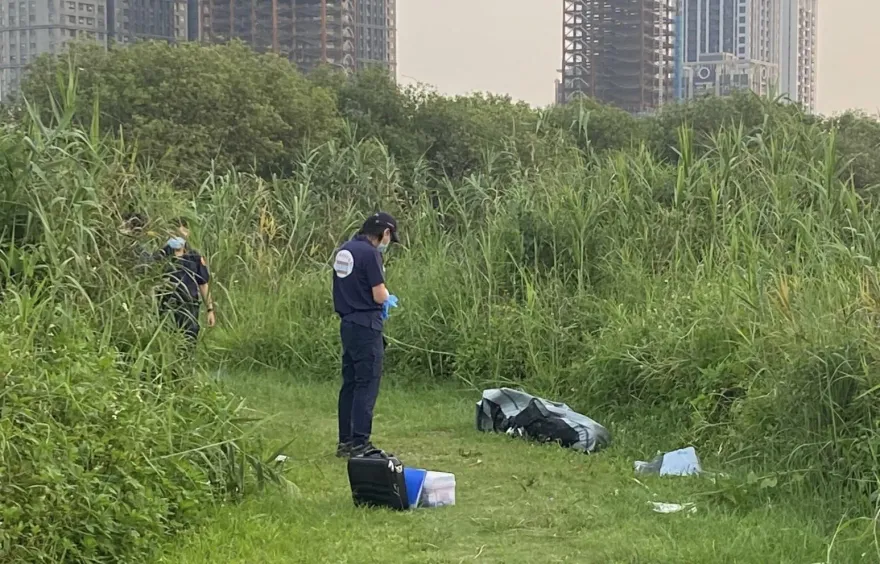 快訊/新北大漢橋下驚見無名浮屍　中年男著黑外套紫上衣死因待查