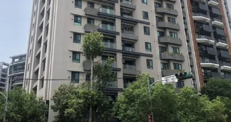 5億高中生/墜樓現場清潔阿姨：夏男曾要給3千當結婚證人被我拒絕