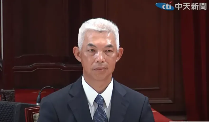 潑漆案揭司法院不設防　顯眼尤伯祥還愛散步！許宗力臉青…擬給13大法官配隨扈