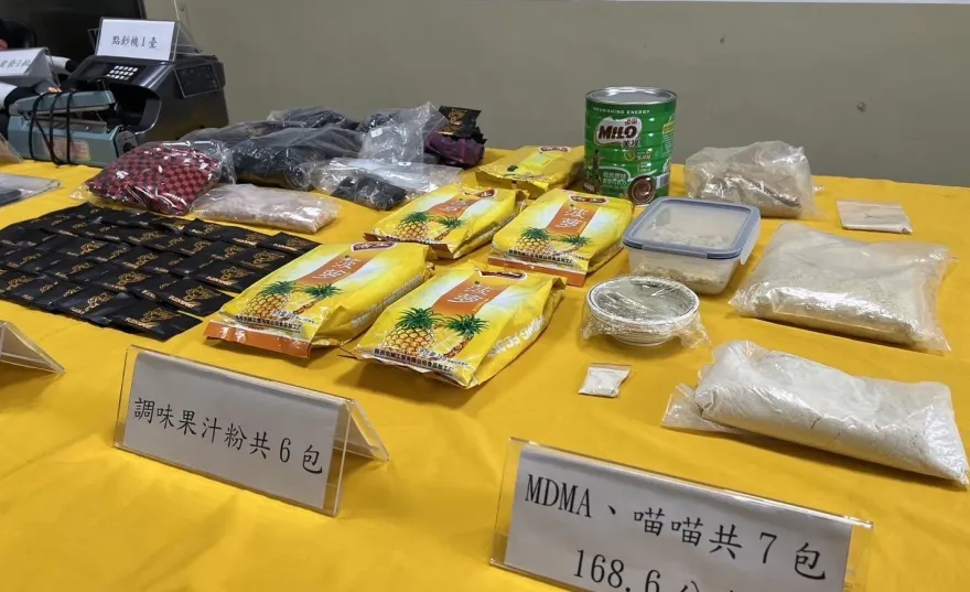 影/毒品分裝場隱身淡水套房　警攻堅搜500包毒咖啡逮2人