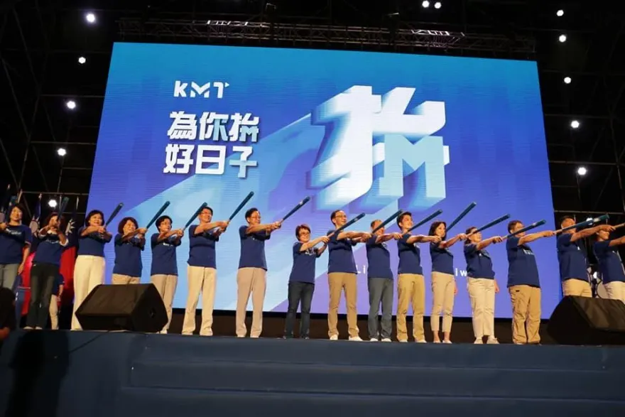 性騷又一樁！ 媒體人爆曾遭「現任藍委抱頭親吻」 遭影射的他和國民黨回應了