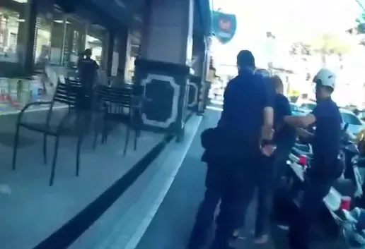 影/警局隔壁也敢撒野！三重酒空喝茫踹桌砸警機車　理由是「跟爸吵架」