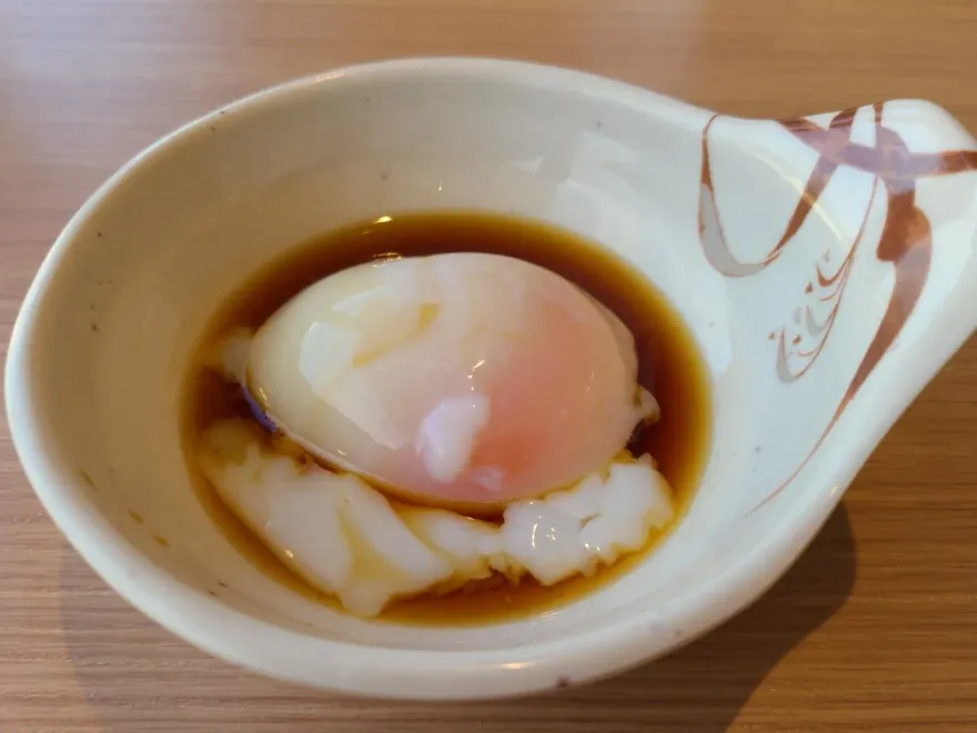 壽喜燒肉片沾生蛋根本絕配？雞蛋細菌超級多！其實...不適合生吃