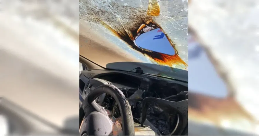 火燒車！竟是墨鏡反光「擋風玻璃起火」 　方向盤、儀表板全焦黑