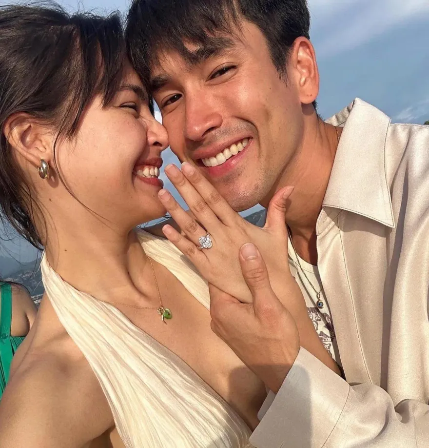8度合作拍片擦出愛火！男星求婚成功「國民CP變夫妻」　她高喊：我願意