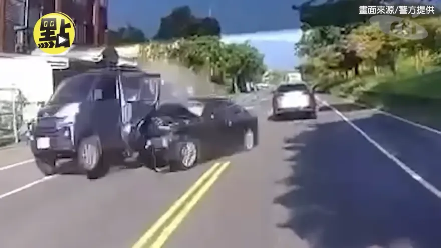 影/恐怖車禍母女雙亡！「瑞典坦克」急速追撞奪3命　駕駛竟是宜大教授