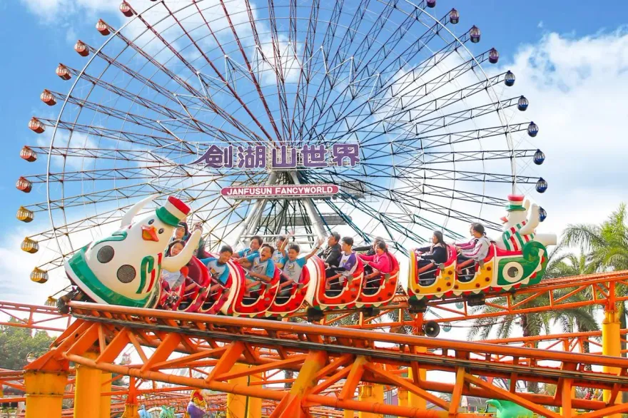 暑趣玩/10大遊樂園列入口袋　台灣頭玩到台灣尾