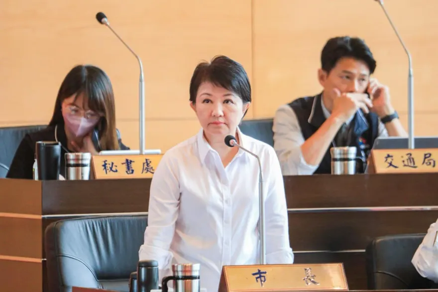 盧秀燕喝可樂影片竟挨批   他翻出賴清德這句話打臉綠營