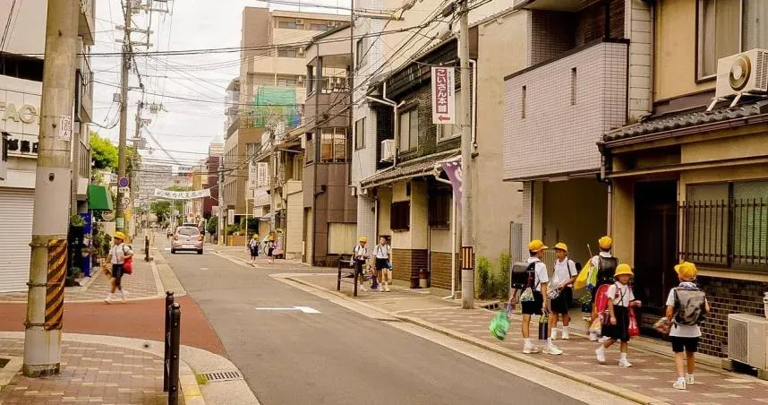 小學生偷看老師平板　驚見「真實評價」！全班嚇壞不敢上學