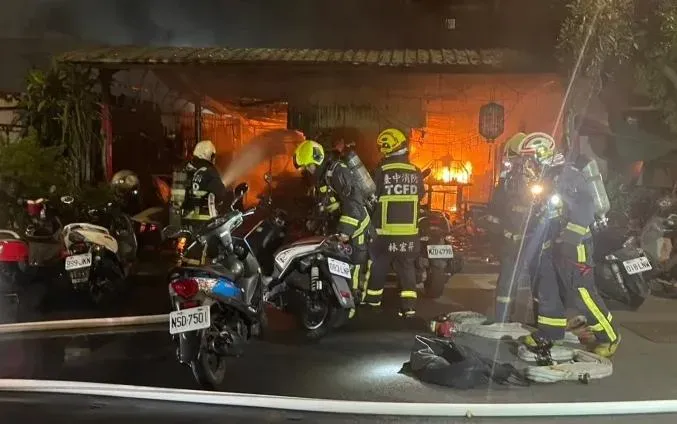 影/台中福德祠大火「土地公爺爺燒成灰」　信眾難過：對不起我們沒保護好