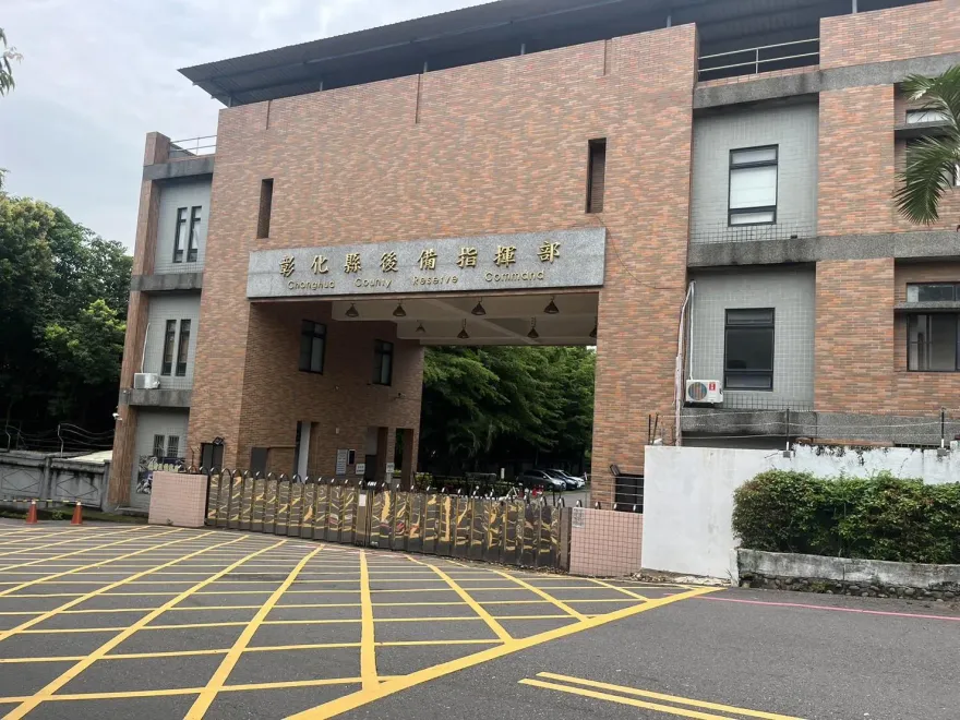 快訊/彰化縣後指部工安意外！工人修冷氣慘遭高壓電電擊　摔落命危送醫