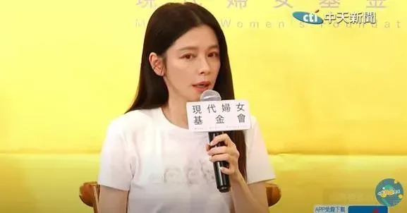 好友遭家暴飛踢到牆壁！徐若瑄心疼嘆：社會氣氛還是勸和不勸離
