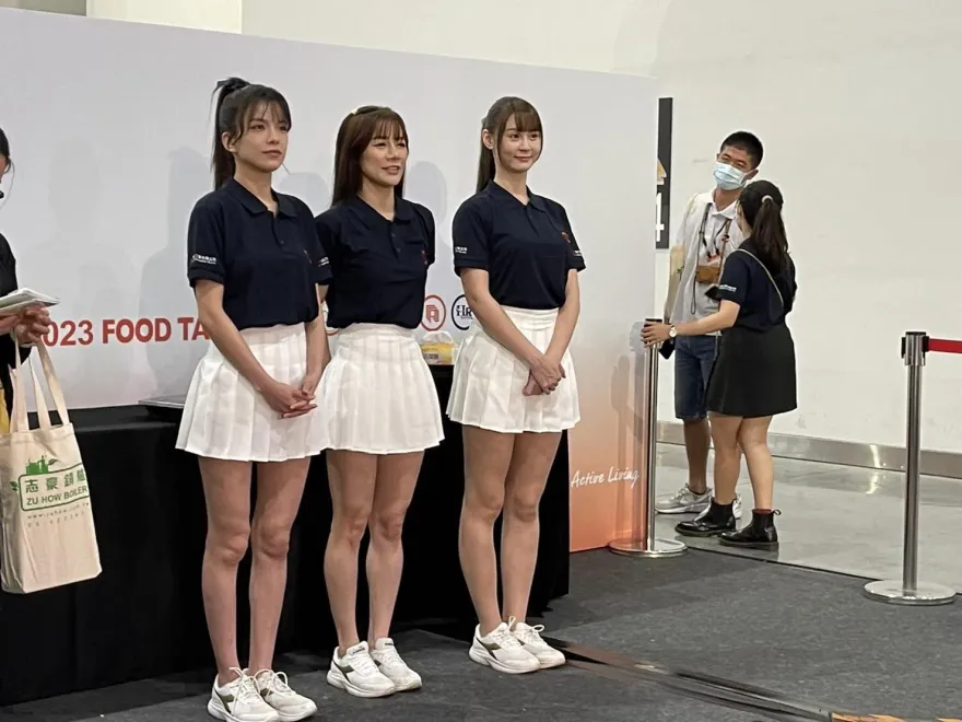 直擊／短今露面了！強打笑容登台熱舞...「會不會提告許傑輝？」回應了...