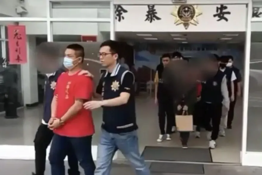 影/寶陽會討債集團藏身宮廟　約泡茶聊天強逼簽本票警逮9人