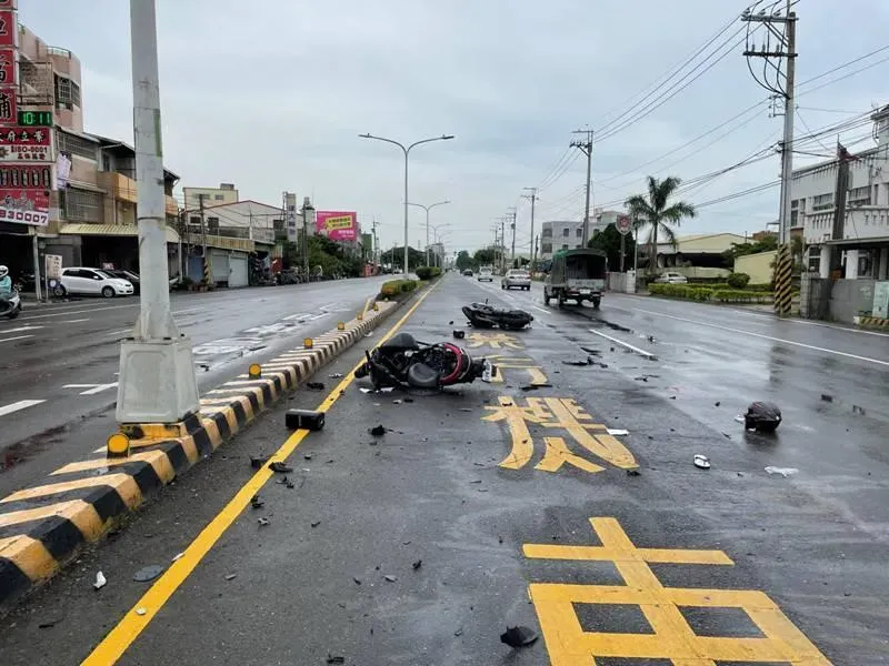 影/台南善化死亡車禍！重機、電動車互撞　47歲男噴飛不治