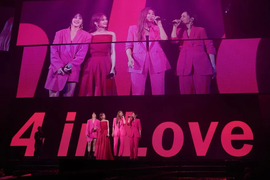 楊丞琳演唱會4 in Love驚喜合體　大方親親秀好感情