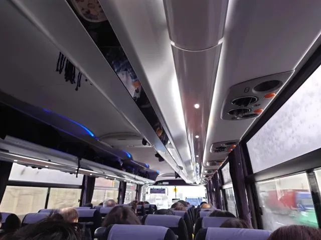 北海道傳重大車禍！卡車失控衝對向撞巴士10多人受傷　3人重傷搶救中