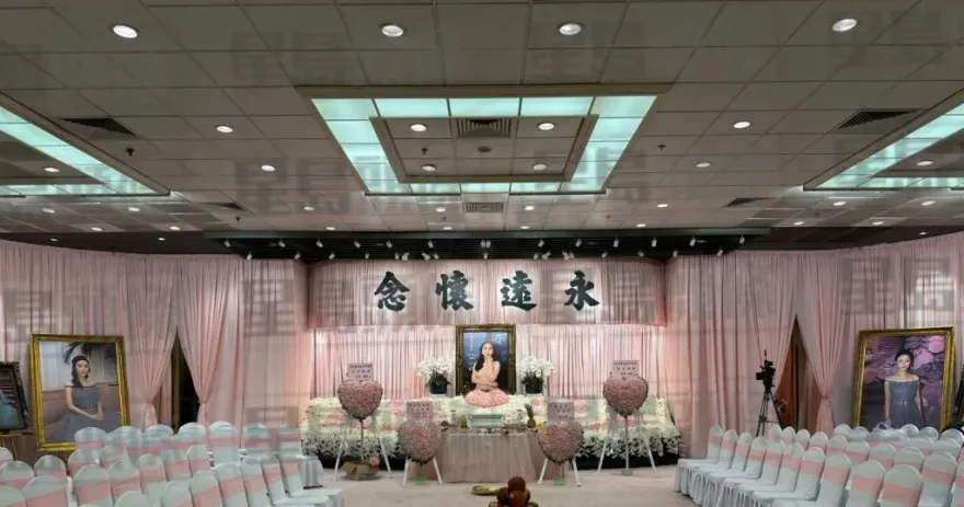 港名媛蔡天鳳舉行葬禮設「粉紅靈堂」　遺體3D修復！夫砸1200萬送愛妻「美美地走」