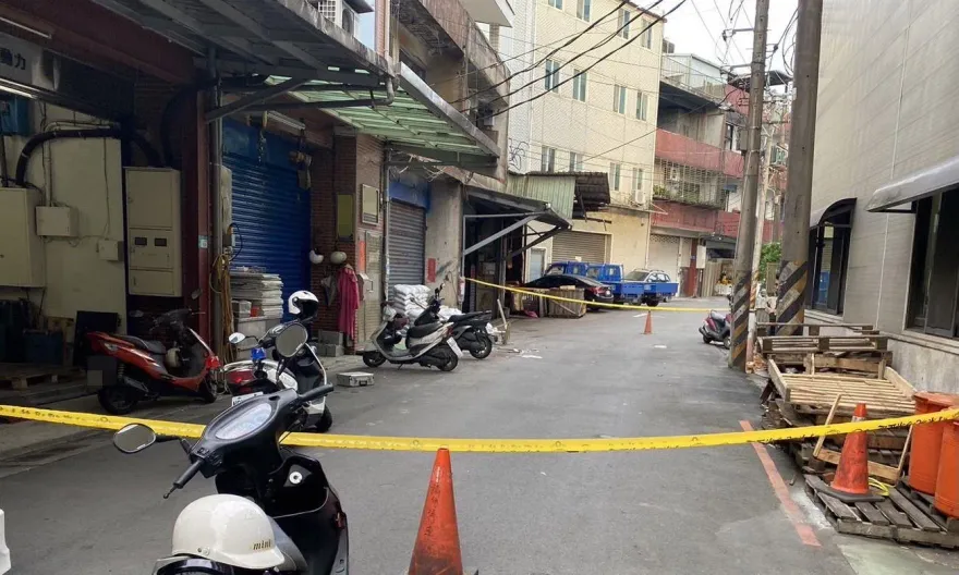 快訊/汐止驚傳墜落意外！住家翻修屋主不慎3樓墜落地面　命危搶救中