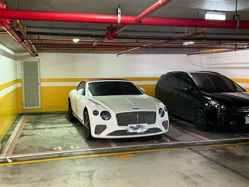傻眼！千萬賓利「爽停2婦幼車位」　他嘆：錢買的到賓利，買不到修養