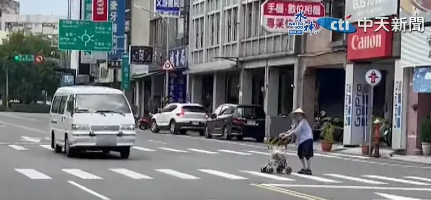 「斑馬線有人全停讓」喊卡！　黃揚明「一句話」酸爆交通部