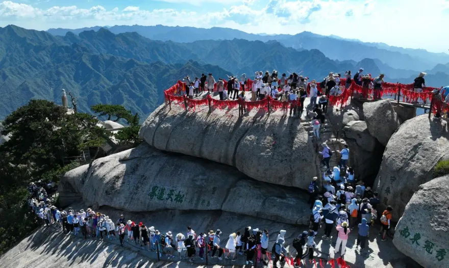 突破疫前水準！陸端午小長假1.06億人次出遊　旅遊收入達1611億