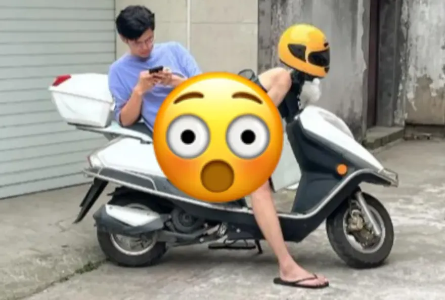 光天化日被拍到「摩托車上車震」！網友仔細一看笑翻：身材還不錯
