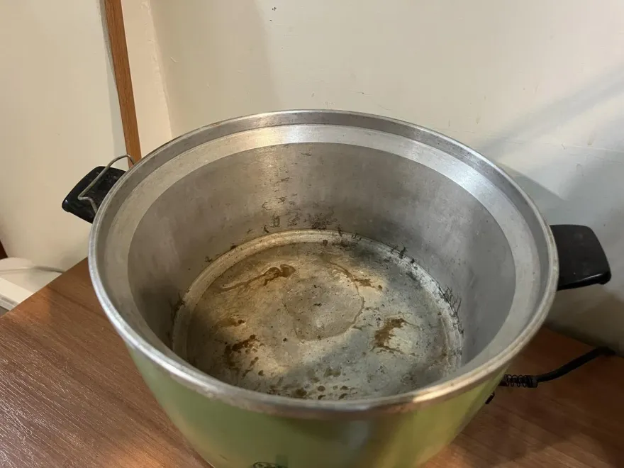 電鍋髒髒的陳年汙垢怎麼救？ 譚敦慈曝用「 這物」清潔超輕鬆
