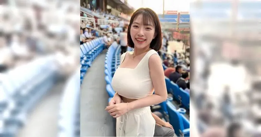 二壘妹又出事！看球突遭球迷潑水「白上衣全濕」　直播哭訴：有必要這樣嗎？