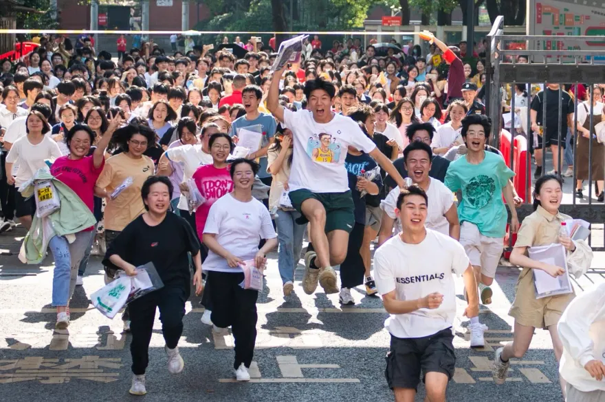 考上大學沒拿到獎金！怒告母校未履行招生簡章　法院判了「爽抱21萬回家」