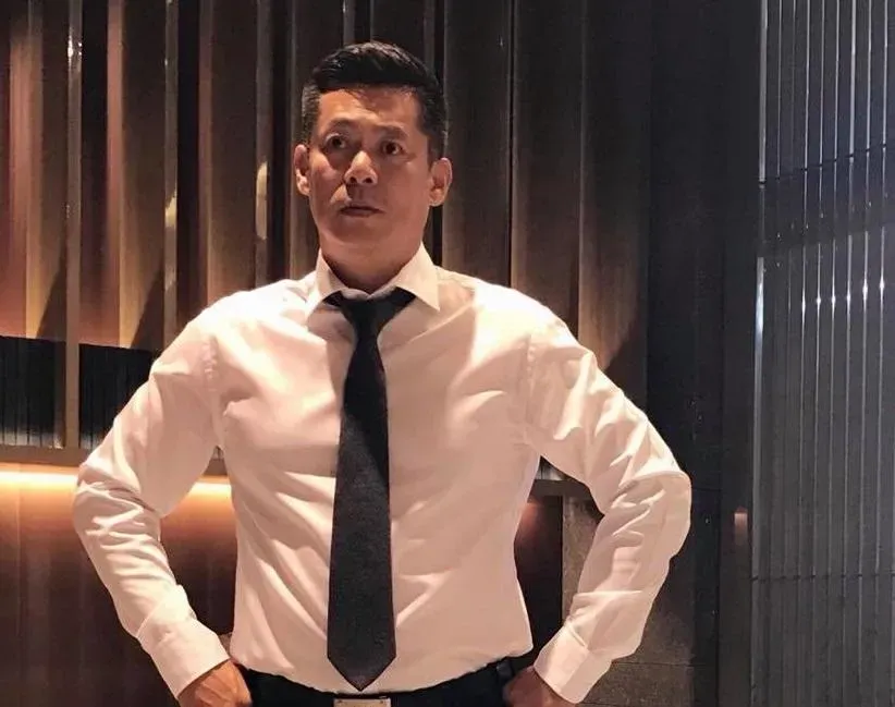 開刀暴瘦9公斤！汪建民昔捲性侵罕露面　為還債突現身直播帶貨