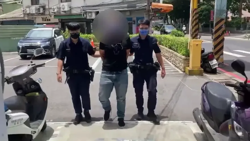 影/新北樹林莽漢只因「擦肩」夙怨　竟持刀捅人屁屁