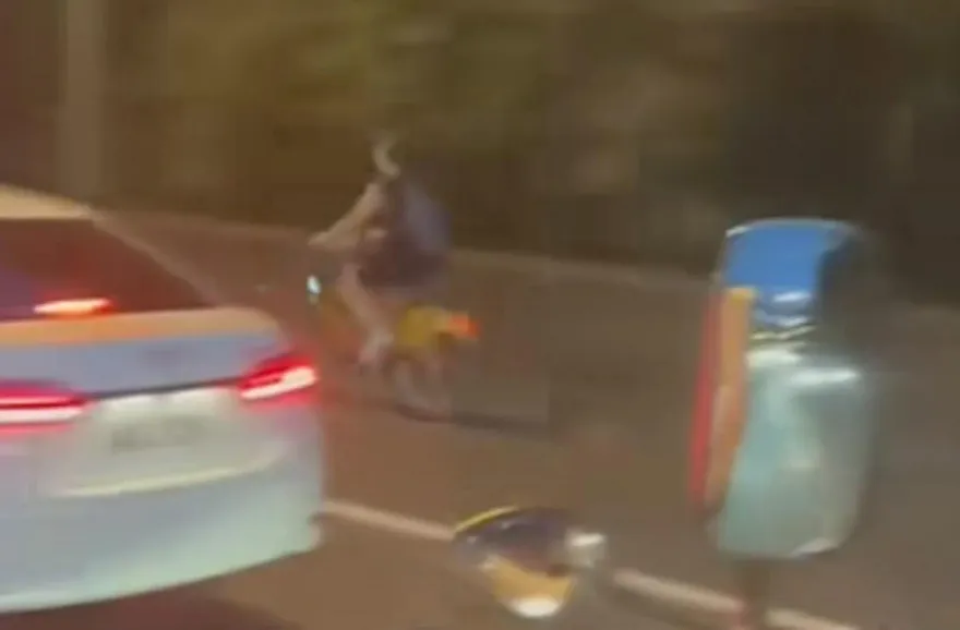 外國妹騎Ubike誤闖國道！高速刷卡汽車…遭警攔下喊「我要去林口」