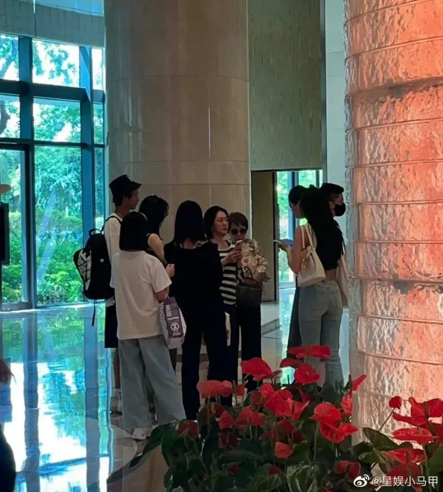 捲黃子佼毀滅式爆料！小S「突現身廈門」被目擊...陸網兩極反應曝