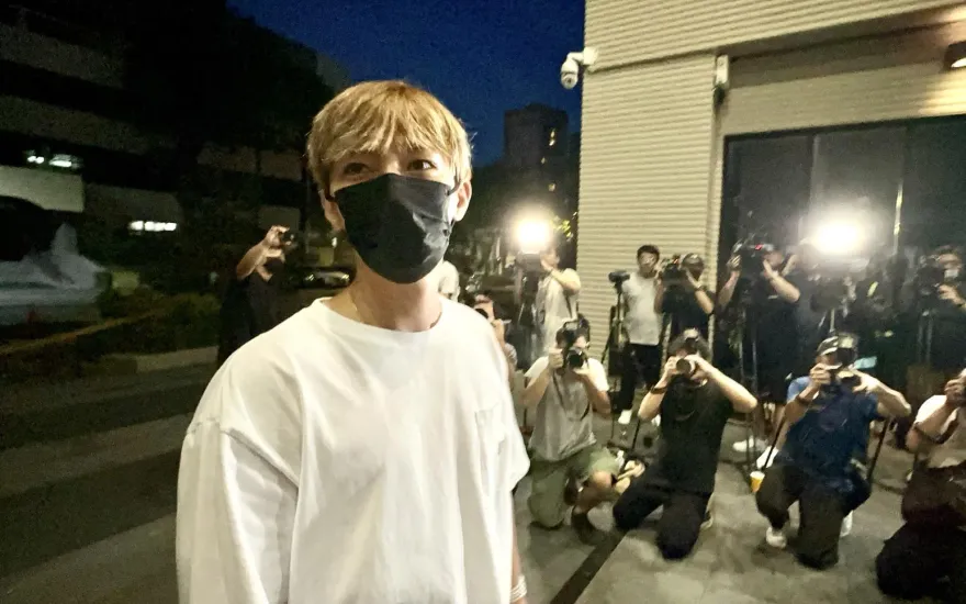 快訊/警搜索炎亞綸豪宅、工作室　晚間自行到士檢複訊畫面曝光