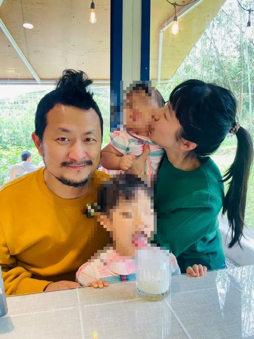 不見周亭羽！九把刀獨自帶愛女現身醫院…忙新作宣傳兼顧前世情人