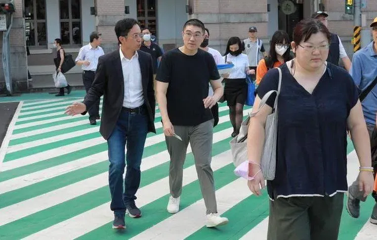 防制「帝王條款」亂象　謝國樑：該加強取締行人違規了