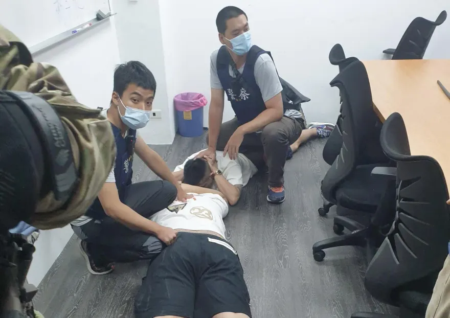 影/假投資詐騙集團狂吸4千萬　明仁會車手頭等9人遭逮