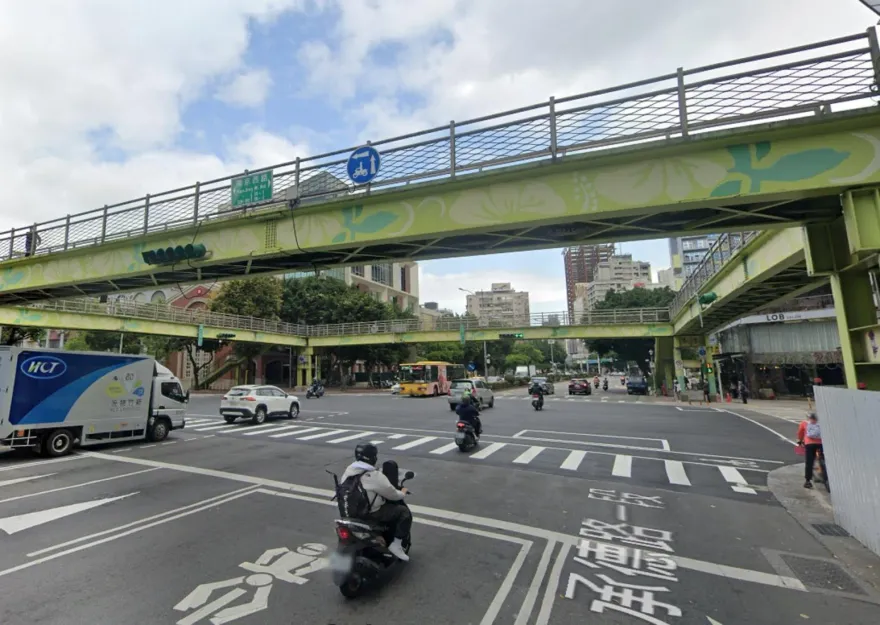 時代眼淚！北市承德南京天橋要拆了　視線死角又擋行人通行