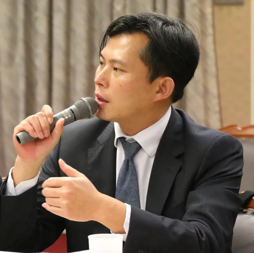 黃國昌喊居住正義「保護區卻變停車場」　作家嘆：敗在人設！把自己活成7月半鴨