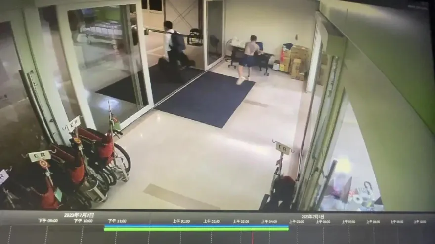 台中「海神」屁孩車禍醒了！跟女友吵架遷怒醫院　咆哮又翻桌