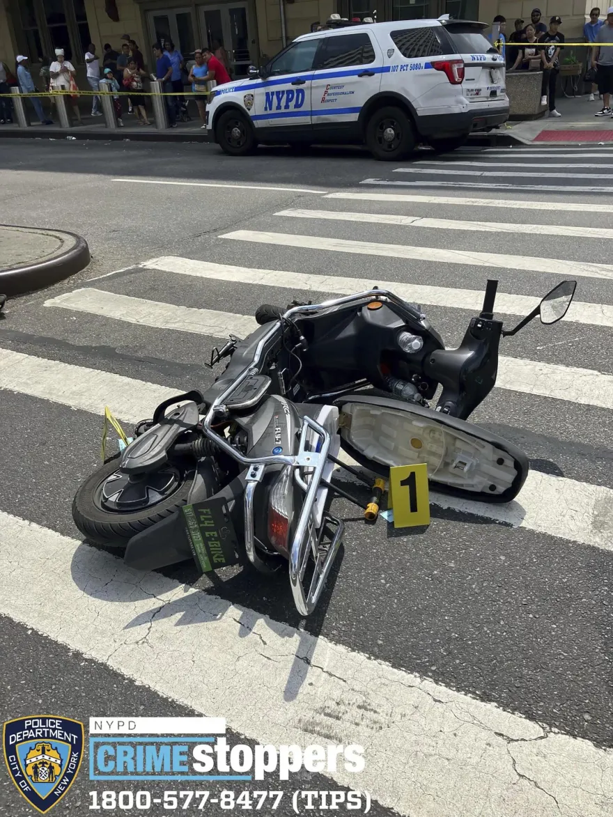 影/男子騎車滿街開槍4人中彈　87歲老翁不幸身亡