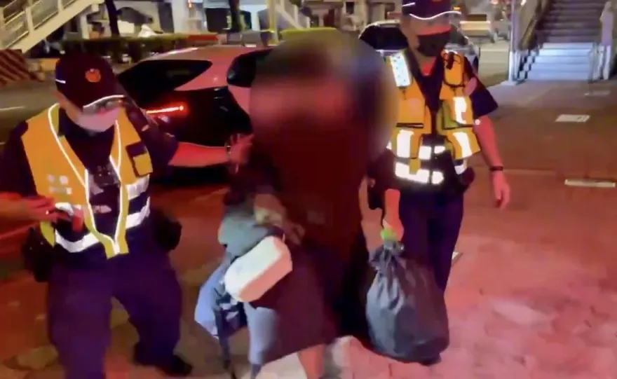 影/抓到了！5億高中生母住處巡邏袋遭拔　警昨深夜逮1男