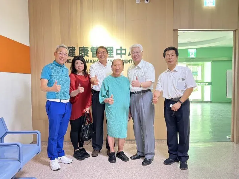 8旬翁「解尿困難」檢查竟是癌！3成發現已末期　現5異狀快就醫