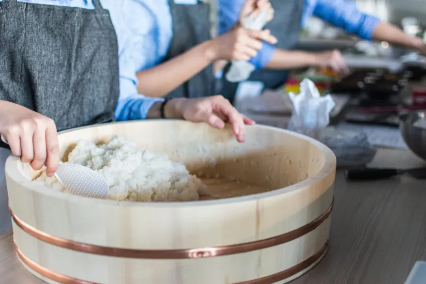 這才叫狂？奧客阿姨「整鍋白飯」打包　老闆傻喊：整個悲劇